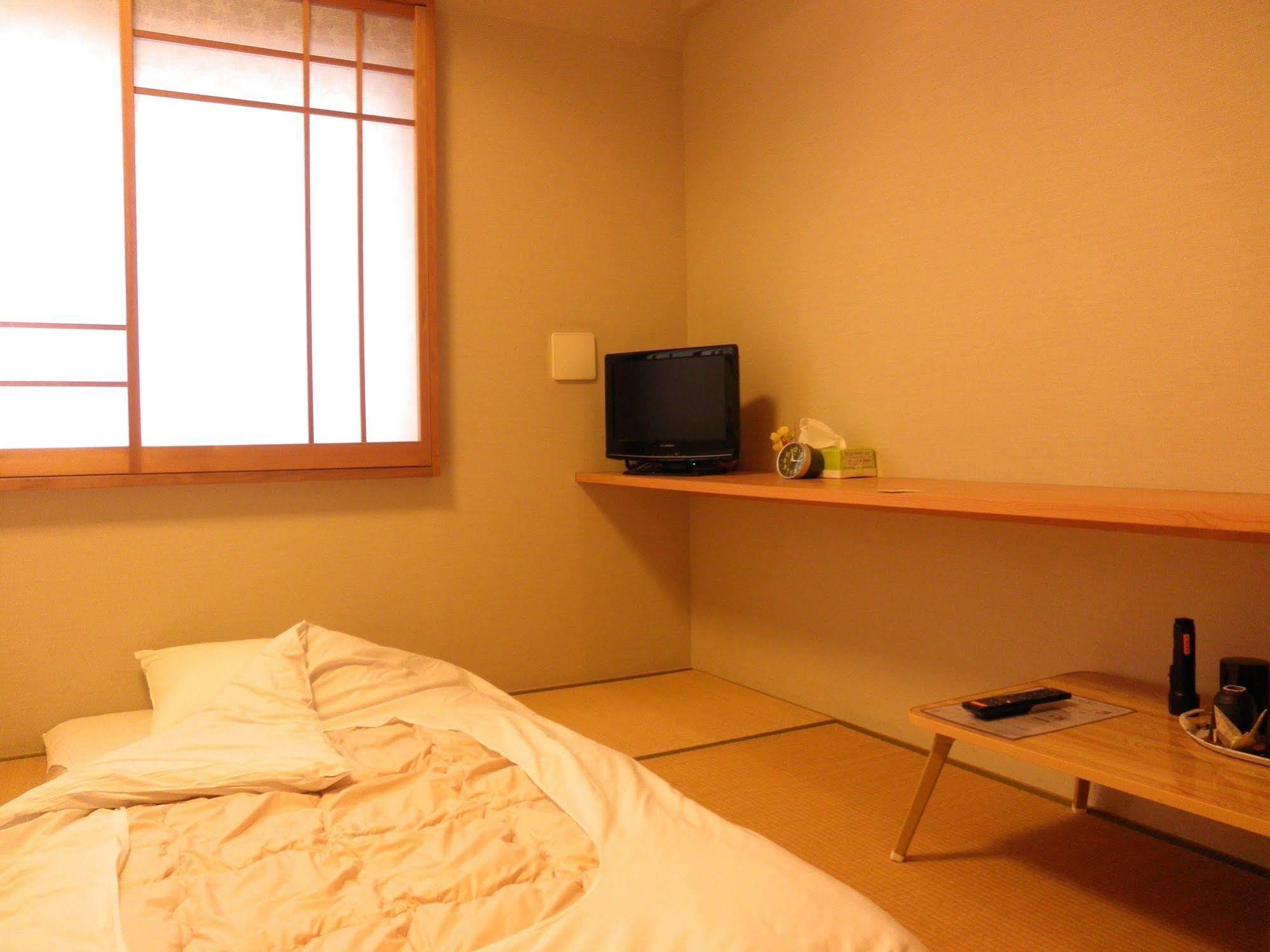 Family Inn Saiko Токіо Екстер'єр фото